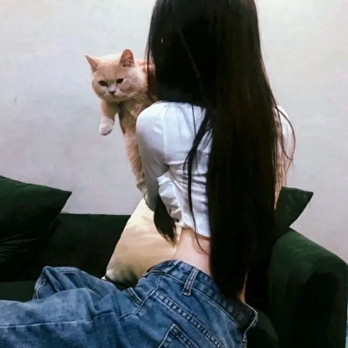 色肉毒蝎女